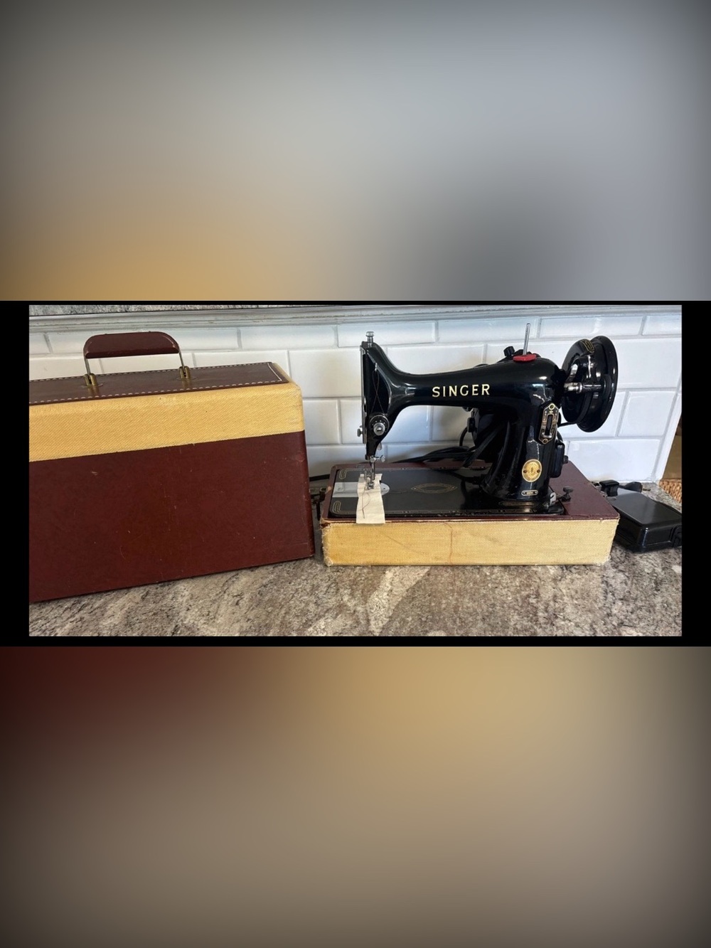 Vintage 1954 Singer Model 99K W/Bakelite Light- Pedal & Case -Sews Great! Works